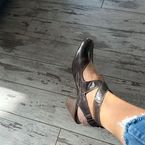 Vintage brown heel
